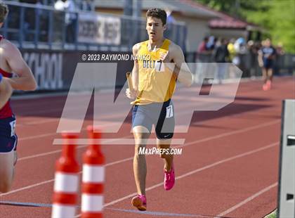 Thumbnail 3 in IHSAA Region 5 (3200 Meter Relay) photogallery.