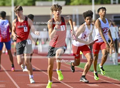 Thumbnail 3 in IHSAA Region 5 (3200 Meter Relay) photogallery.