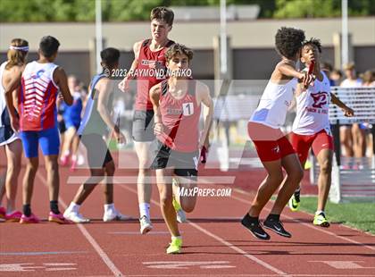 Thumbnail 1 in IHSAA Region 5 (3200 Meter Relay) photogallery.