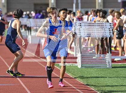 Thumbnail 1 in IHSAA Region 5 (3200 Meter Relay) photogallery.