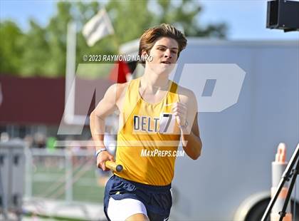 Thumbnail 3 in IHSAA Region 5 (3200 Meter Relay) photogallery.