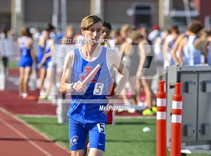 Thumbnail 2 in IHSAA Region 5 (3200 Meter Relay) photogallery.