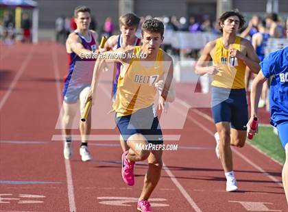 Thumbnail 3 in IHSAA Region 5 (3200 Meter Relay) photogallery.