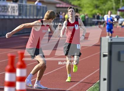 Thumbnail 1 in IHSAA Region 5 (3200 Meter Relay) photogallery.