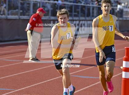 Thumbnail 3 in IHSAA Region 5 (3200 Meter Relay) photogallery.