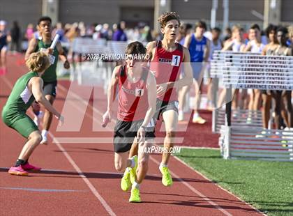 Thumbnail 1 in IHSAA Region 5 (3200 Meter Relay) photogallery.