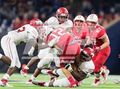 Thumbnail 3 in Katy vs North Shore Region (UIL 6A Regional Playoff) photogallery.