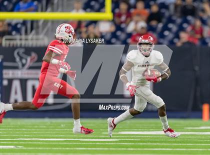 Thumbnail 1 in Katy vs North Shore Region (UIL 6A Regional Playoff) photogallery.