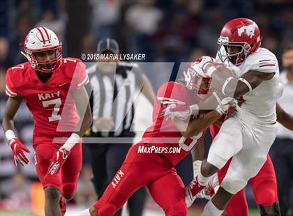 Thumbnail 1 in Katy vs North Shore Region (UIL 6A Regional Playoff) photogallery.
