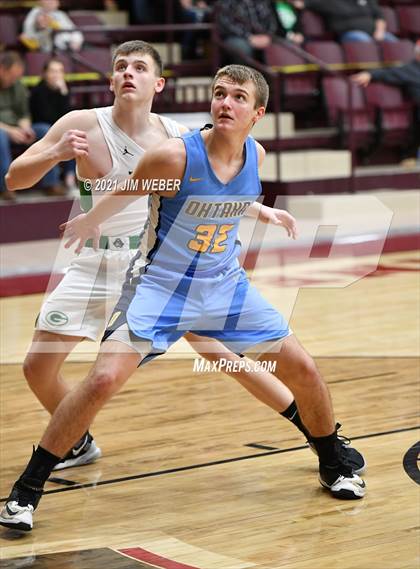 Thumbnail 3 in Oktaha vs Gore (OSSAA 2A Regional Playoff) photogallery.