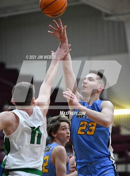 Thumbnail 3 in Oktaha vs Gore (OSSAA 2A Regional Playoff) photogallery.