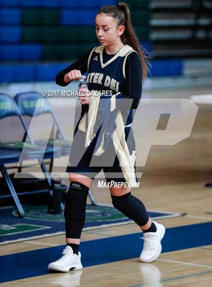 Thumbnail 1 in Santa Fe Christian vs. Mater Dei Catholic (So. Cal. Holiday Prep Classic) photogallery.