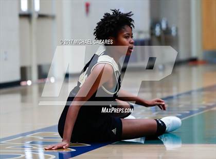 Thumbnail 3 in Santa Fe Christian vs. Mater Dei Catholic (So. Cal. Holiday Prep Classic) photogallery.