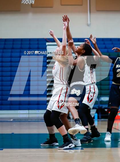 Thumbnail 2 in Santa Fe Christian vs. Mater Dei Catholic (So. Cal. Holiday Prep Classic) photogallery.