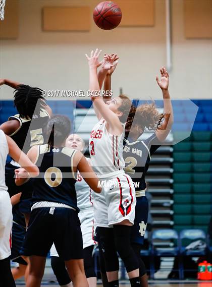 Thumbnail 3 in Santa Fe Christian vs. Mater Dei Catholic (So. Cal. Holiday Prep Classic) photogallery.