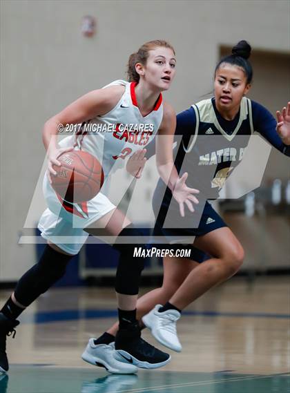 Thumbnail 2 in Santa Fe Christian vs. Mater Dei Catholic (So. Cal. Holiday Prep Classic) photogallery.
