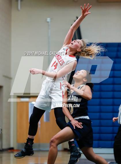Thumbnail 1 in Santa Fe Christian vs. Mater Dei Catholic (So. Cal. Holiday Prep Classic) photogallery.