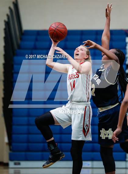 Thumbnail 2 in Santa Fe Christian vs. Mater Dei Catholic (So. Cal. Holiday Prep Classic) photogallery.