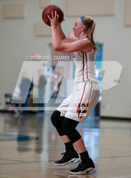 Thumbnail 2 in Santa Fe Christian vs. Mater Dei Catholic (So. Cal. Holiday Prep Classic) photogallery.
