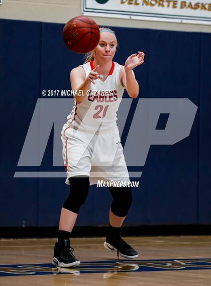 Thumbnail 2 in Santa Fe Christian vs. Mater Dei Catholic (So. Cal. Holiday Prep Classic) photogallery.