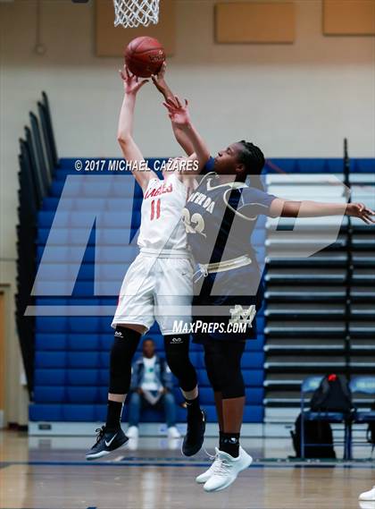 Thumbnail 2 in Santa Fe Christian vs. Mater Dei Catholic (So. Cal. Holiday Prep Classic) photogallery.