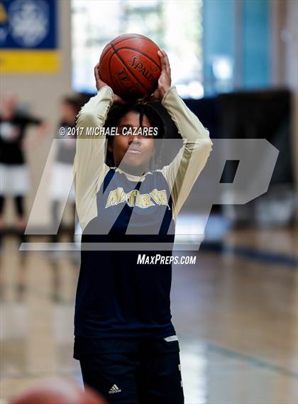Thumbnail 2 in Santa Fe Christian vs. Mater Dei Catholic (So. Cal. Holiday Prep Classic) photogallery.