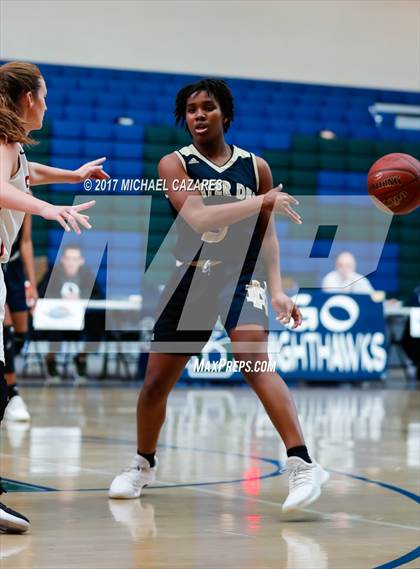 Thumbnail 3 in Santa Fe Christian vs. Mater Dei Catholic (So. Cal. Holiday Prep Classic) photogallery.