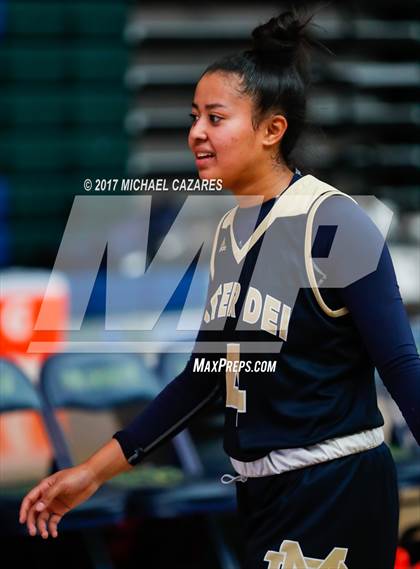 Thumbnail 3 in Santa Fe Christian vs. Mater Dei Catholic (So. Cal. Holiday Prep Classic) photogallery.