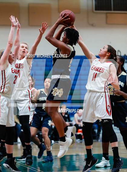 Thumbnail 3 in Santa Fe Christian vs. Mater Dei Catholic (So. Cal. Holiday Prep Classic) photogallery.