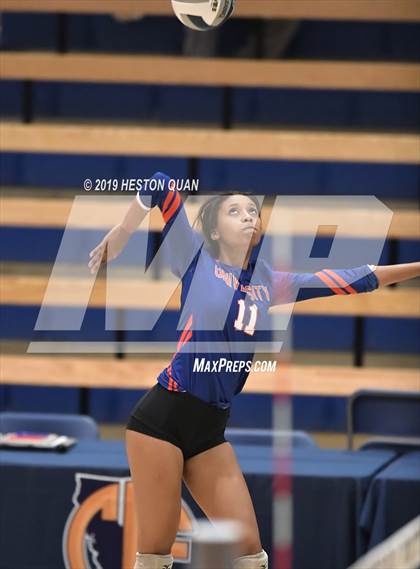 Thumbnail 3 in Mt. Madonna vs. University (CIF State D5 Final) photogallery.