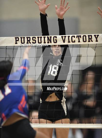 Thumbnail 3 in Mt. Madonna vs. University (CIF State D5 Final) photogallery.