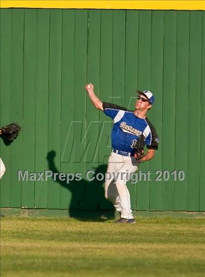 Thumbnail 1 in Friendswood vs Mayde Creek (Alvin Tournament) photogallery.
