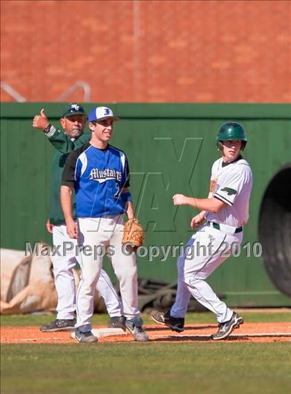 Thumbnail 3 in Friendswood vs Mayde Creek (Alvin Tournament) photogallery.