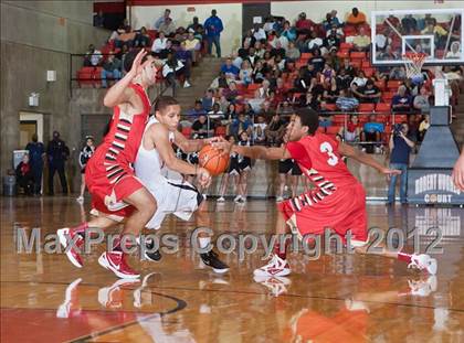 Thumbnail 3 in South Grand Prairie vs. Hanks (5A Region 1 Semi Final) photogallery.