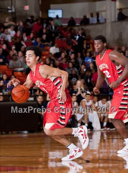 Thumbnail 2 in South Grand Prairie vs. Hanks (5A Region 1 Semi Final) photogallery.