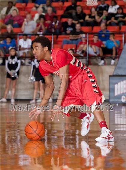 Thumbnail 2 in South Grand Prairie vs. Hanks (5A Region 1 Semi Final) photogallery.