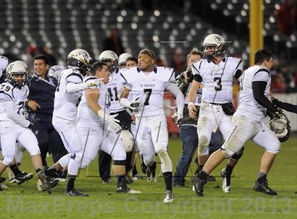 Thumbnail 3 in St. John Bosco vs. Mater Dei (CIF SS Pac-5 Division Final) photogallery.