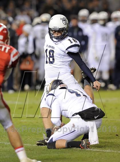 Thumbnail 2 in St. John Bosco vs. Mater Dei (CIF SS Pac-5 Division Final) photogallery.