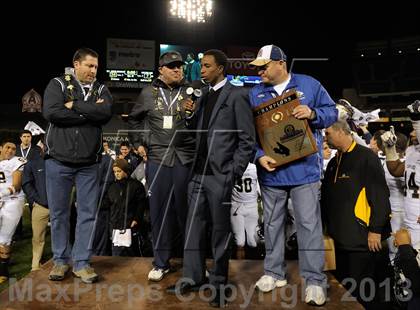 Thumbnail 2 in St. John Bosco vs. Mater Dei (CIF SS Pac-5 Division Final) photogallery.