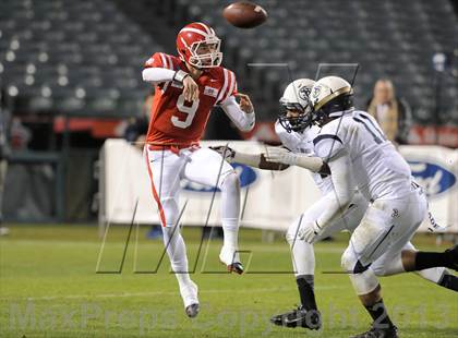 Thumbnail 1 in St. John Bosco vs. Mater Dei (CIF SS Pac-5 Division Final) photogallery.