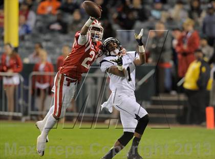 Thumbnail 2 in St. John Bosco vs. Mater Dei (CIF SS Pac-5 Division Final) photogallery.