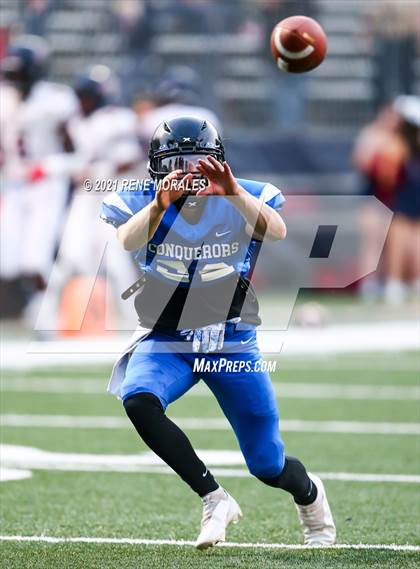 Thumbnail 3 in Desert Christian Academy vs Maranatha photogallery.