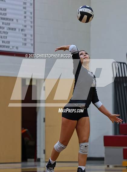 Thumbnail 1 in Gulf Coast vs Braden River (FHSAA 5A Region 3 Regional Semifinal) photogallery.