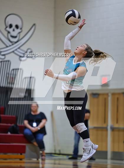 Thumbnail 2 in Gulf Coast vs Braden River (FHSAA 5A Region 3 Regional Semifinal) photogallery.
