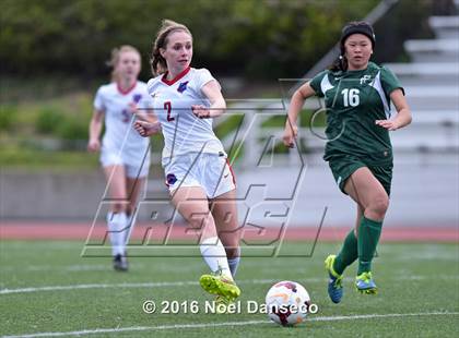 Thumbnail 1 in St. Ignatius vs. Sacred Heart Cathedral Prep photogallery.