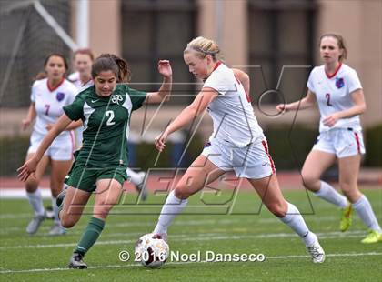 Thumbnail 1 in St. Ignatius vs. Sacred Heart Cathedral Prep photogallery.