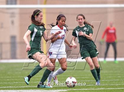 Thumbnail 2 in St. Ignatius vs. Sacred Heart Cathedral Prep photogallery.