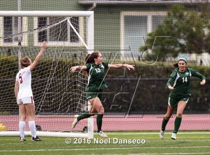 Thumbnail 2 in St. Ignatius vs. Sacred Heart Cathedral Prep photogallery.