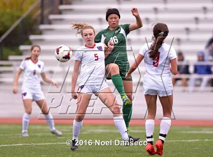 Thumbnail 2 in St. Ignatius vs. Sacred Heart Cathedral Prep photogallery.