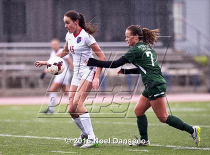 Thumbnail 3 in St. Ignatius vs. Sacred Heart Cathedral Prep photogallery.